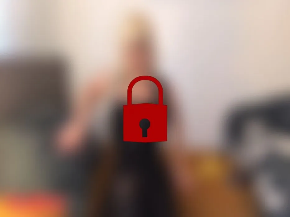 Aufgestrapste Milf Fotze und Sperma Schlampe !!