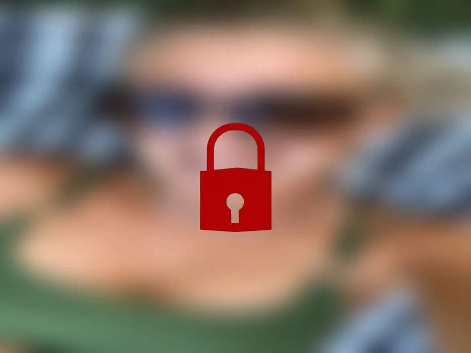 Pssst! Dreist neben ihm zum Orgasmus gefingert während er schlief