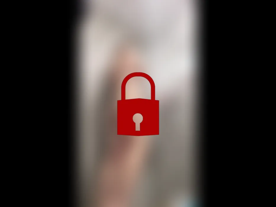 Voyeur beim Rasieren����