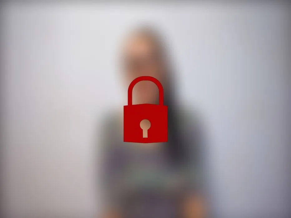 Guck mal, wie tief ich den reiten Kann! RIESEN DILDO TIEF IN DIE MUSCHI