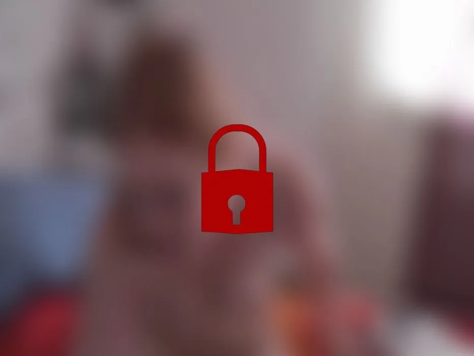 BLACKBOY SCHWANZ. SEINE ERSTE PORNO FOTZE