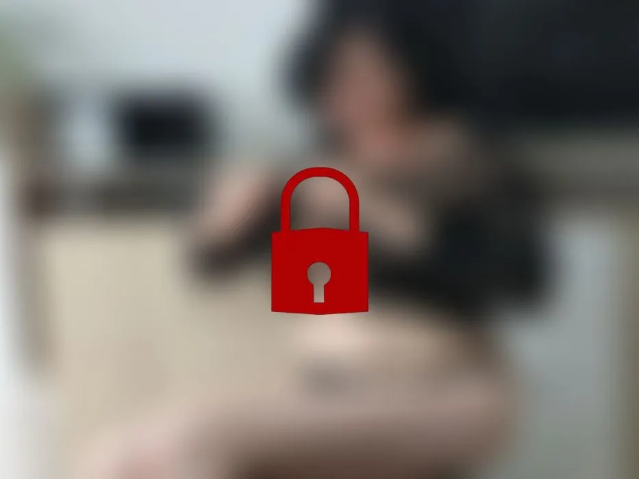 Komm und schau dir mein Dildospiel an