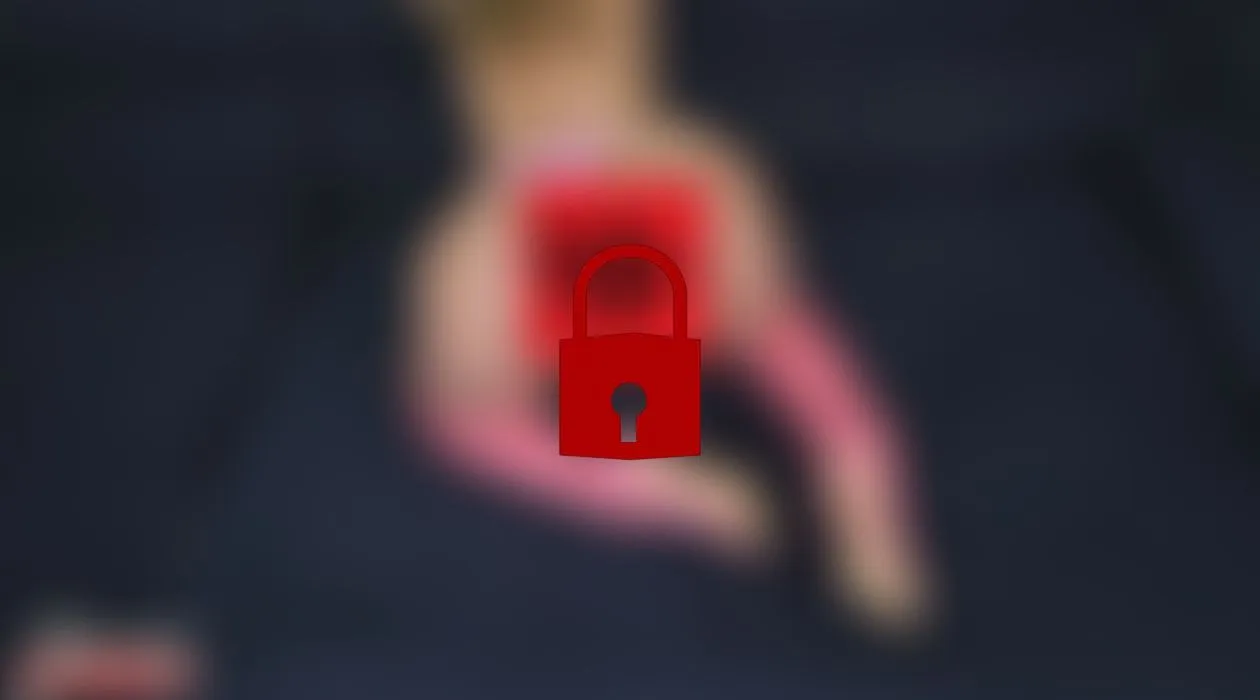 XXXL with a huge circumference rips my pussy