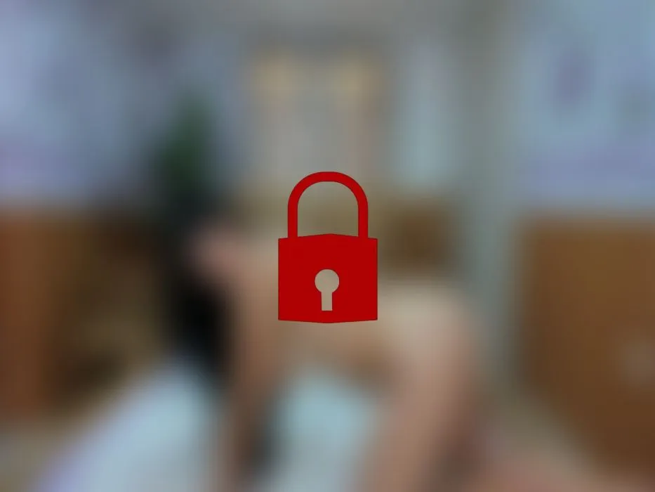 Schau mir zu, wie ich diesen leckeren Dildo reite