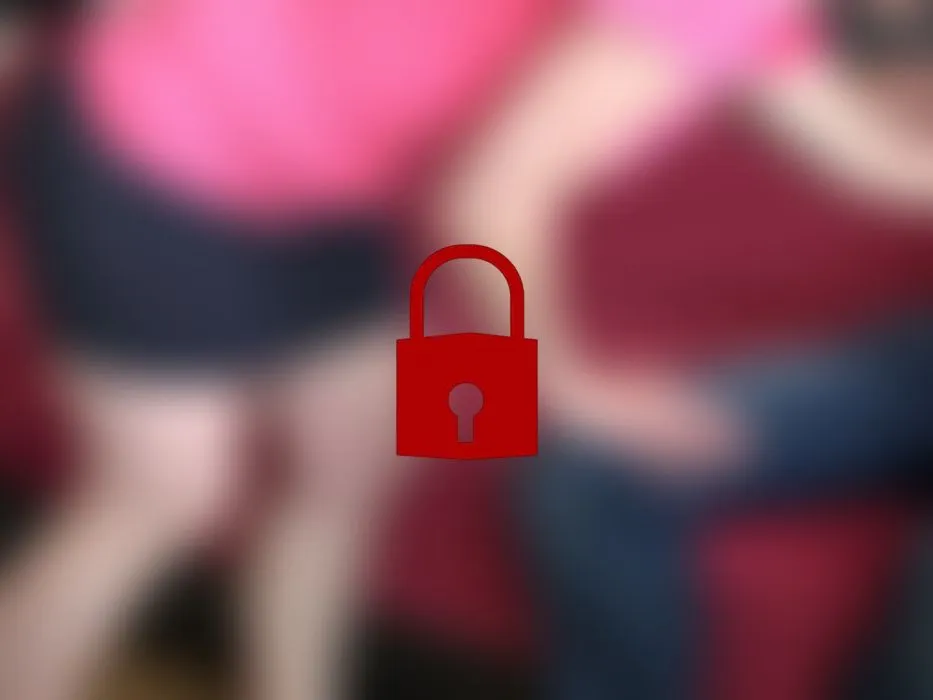Eine Nachricht: Komm, ich halte deine Muschi