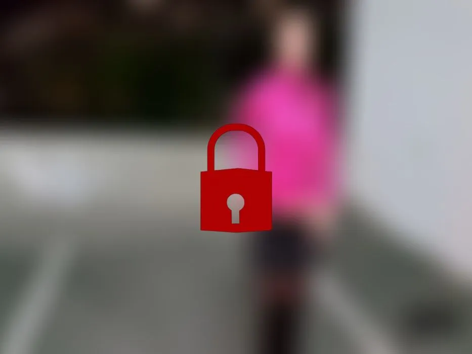 Im Hoodie abgepisst