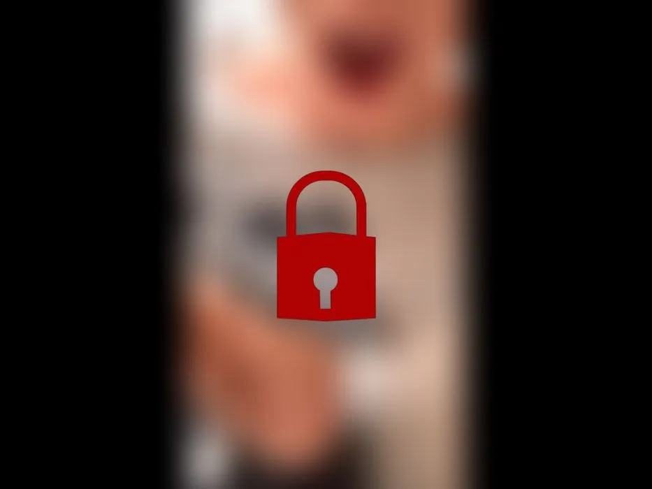 OMG wie geil!! Im Restaurant zum Orgasmus gefingert - Handyvideo