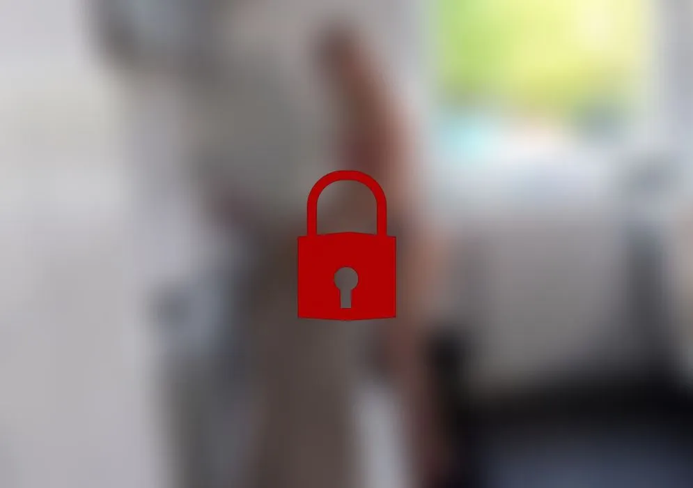 Von VERHEIRATETEN Nachbarn ERWISCHT!! Teeny melkt ihn geil ab!!
