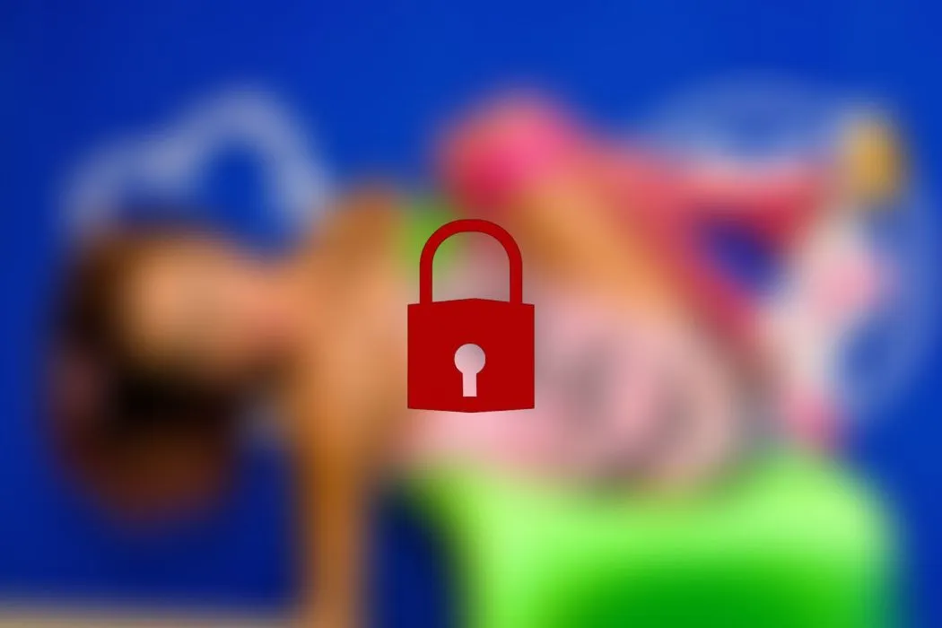 Green Chair Masturbation