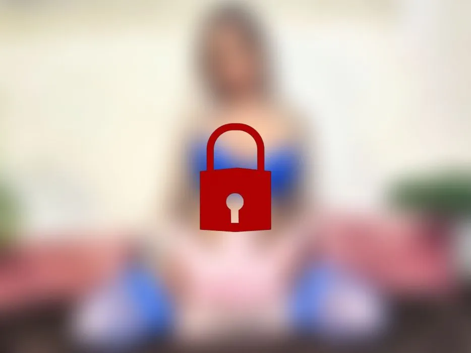 I oil my big tits in blue lingerie, masturbate, then suck the lifelike cock that is yours!