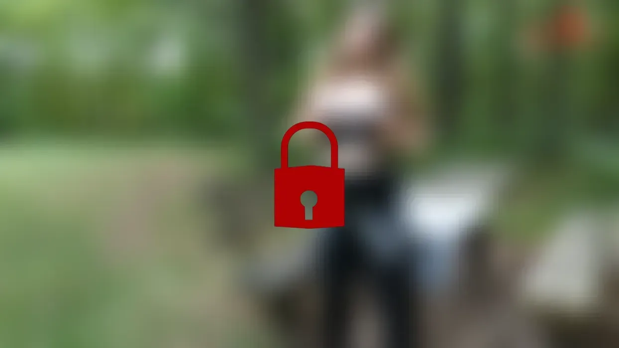 Lena in Leder! Outdoorspaß auf dem Rastplatz