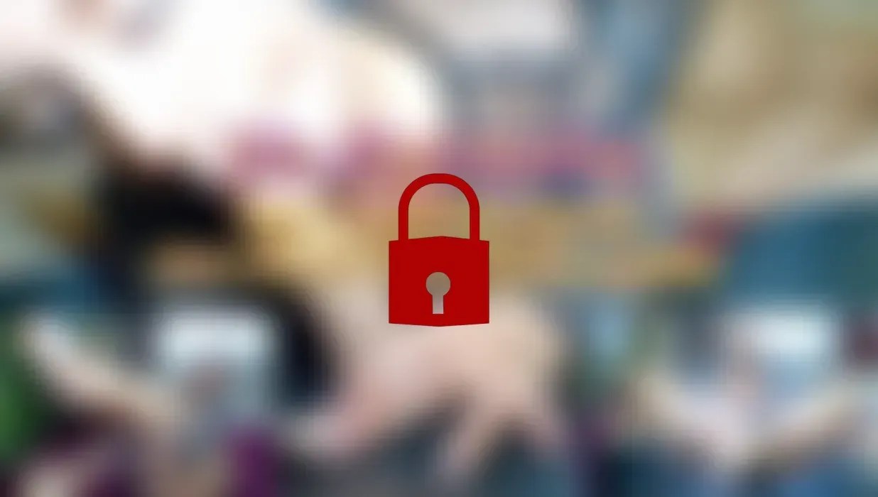 Die Spermafee | Erst geblasen dann auf die  Glänzenden Nylons gerotzt!