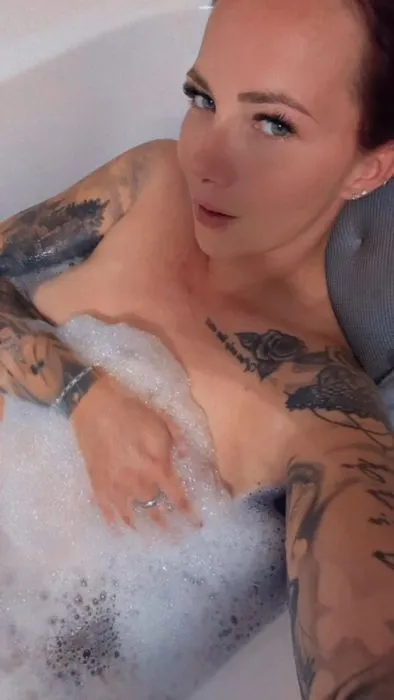 Nackt in der badewanne ohne dich!