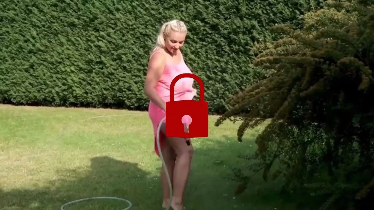 Pralle riesige Traumtitten mit Sperma zugekleistert! (ohne Ton)