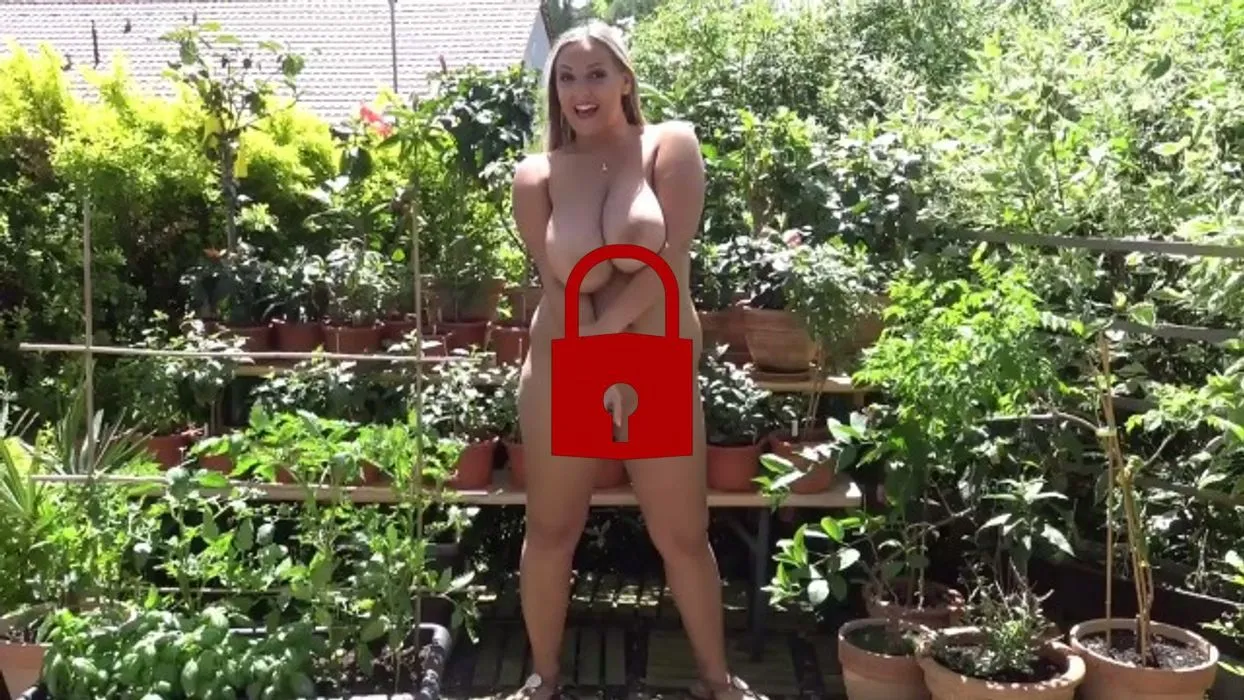 Hier Kommt Tina mit den Riesentitten!