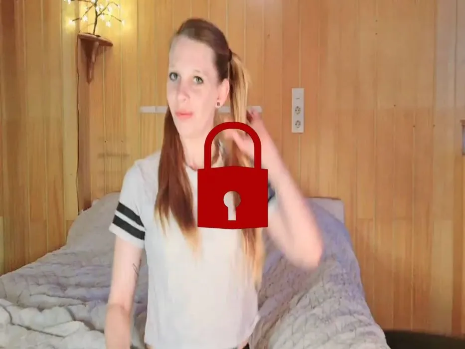 Geile Schlampe braucht dich. Der erste Nacktclip mit happy End.