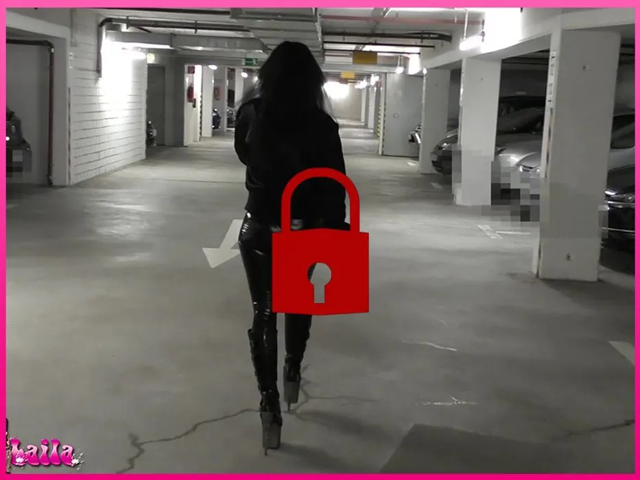 Public in Parking Ramp swallowed deepthroat!