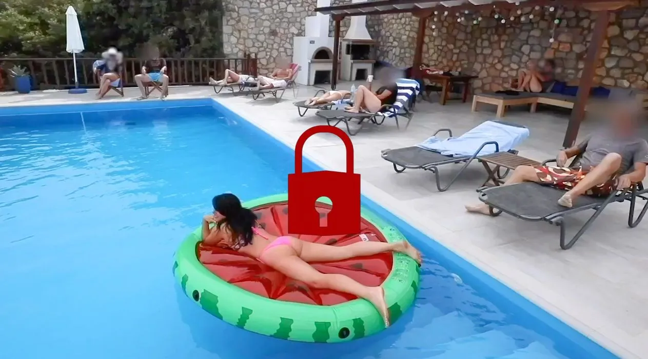 IM HOTELPOOL VOR ALLEN GÄSTEN GEFICKT!