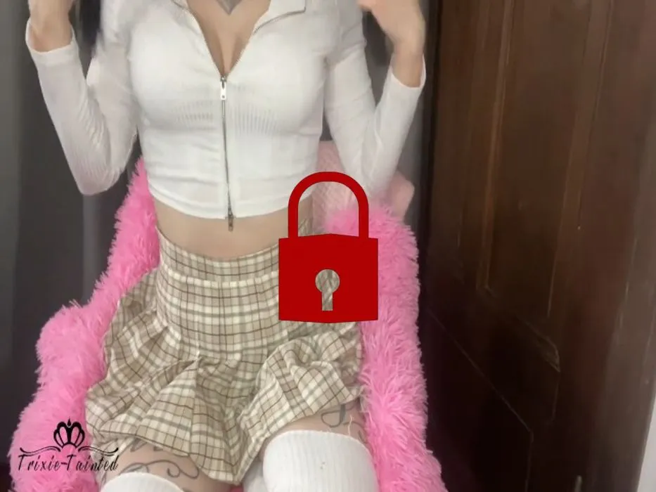 Pussy dehnen mit XXL Vibrator