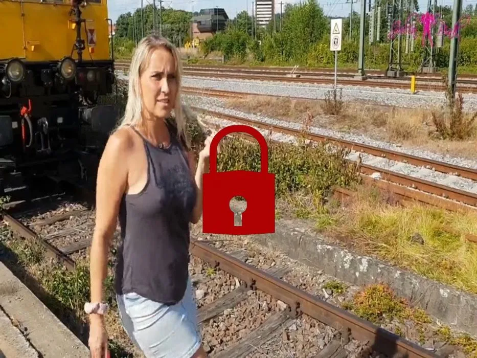 Auf dem Bahnhof gepisst und 2 weitere geile Piss-Szenen