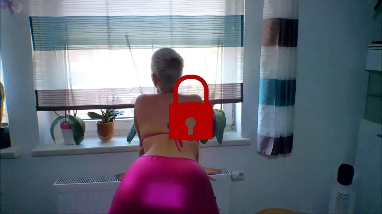 My house friend is waiting for him | Now the cucki has to answer!