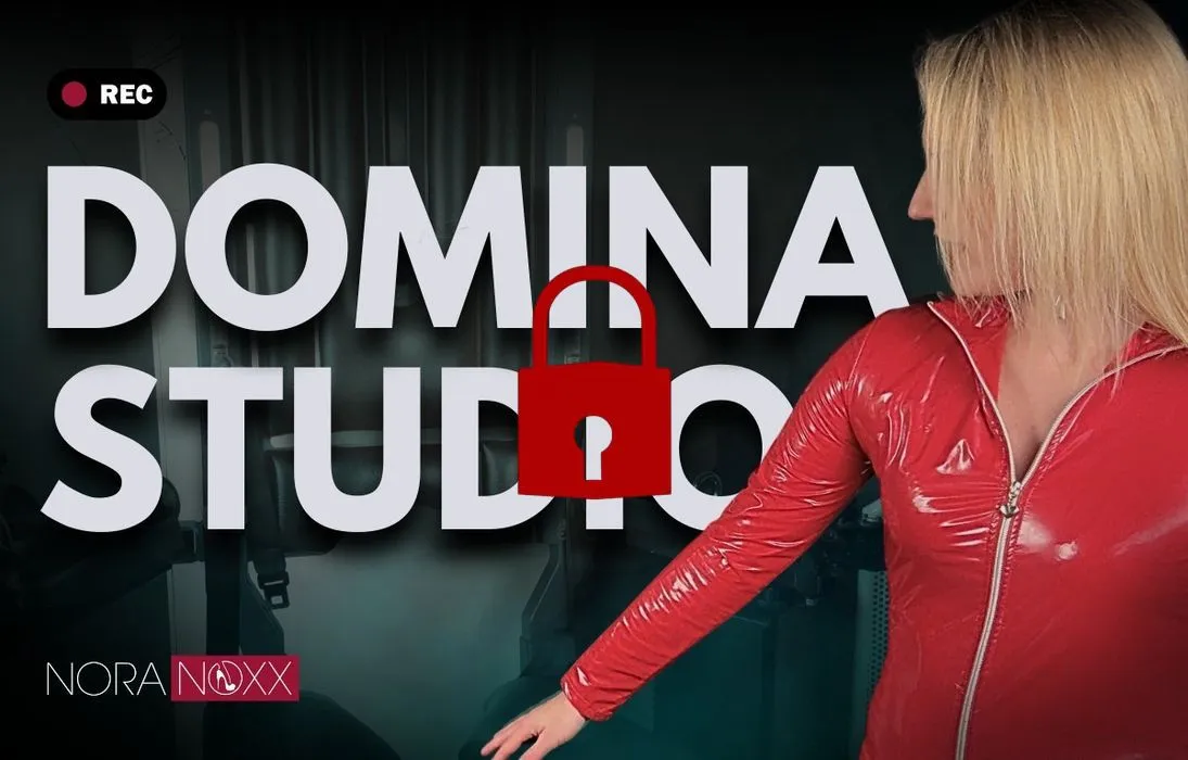 In rotem Lack im Dominastudio