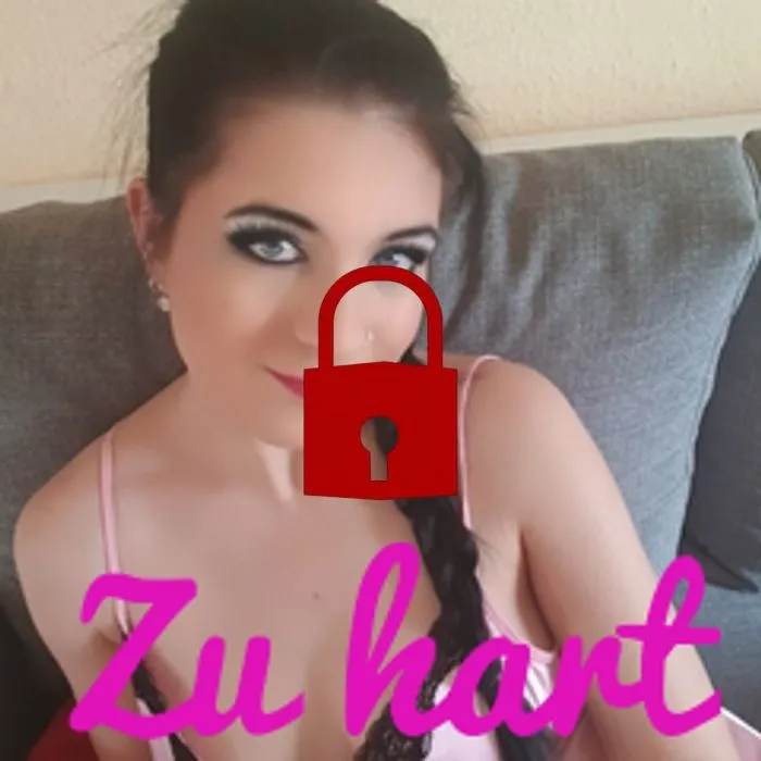 Geiles Fiebermessen im Catsuit