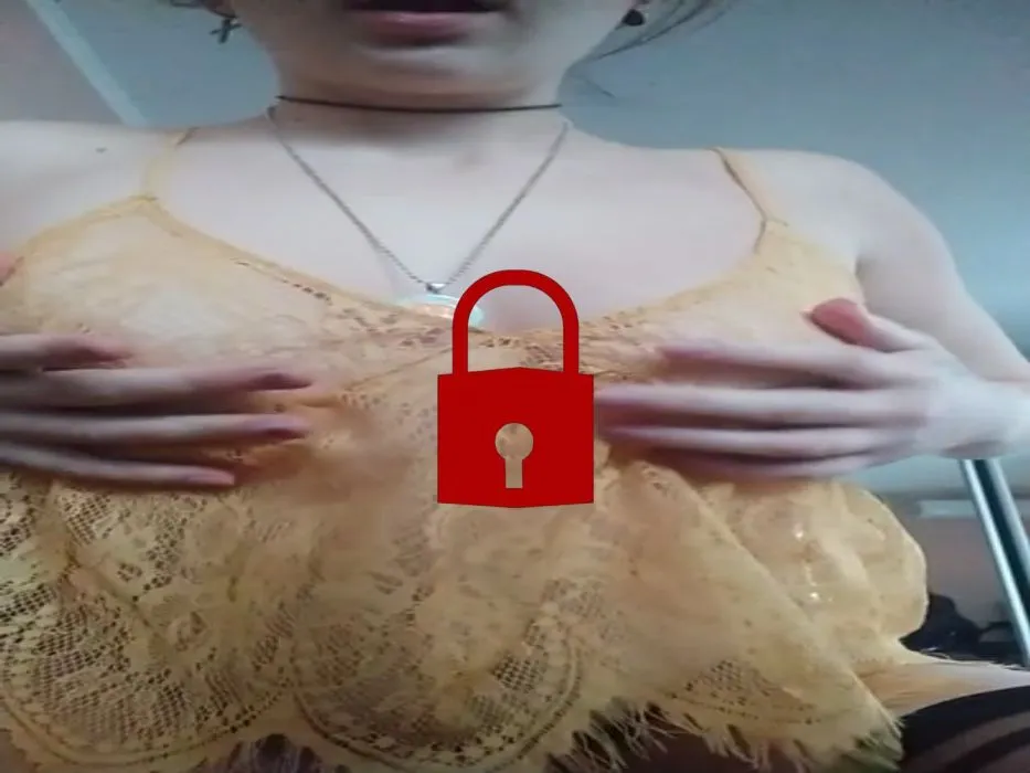 Das erste mal stecke ich meinen Finger in meinen Arsch