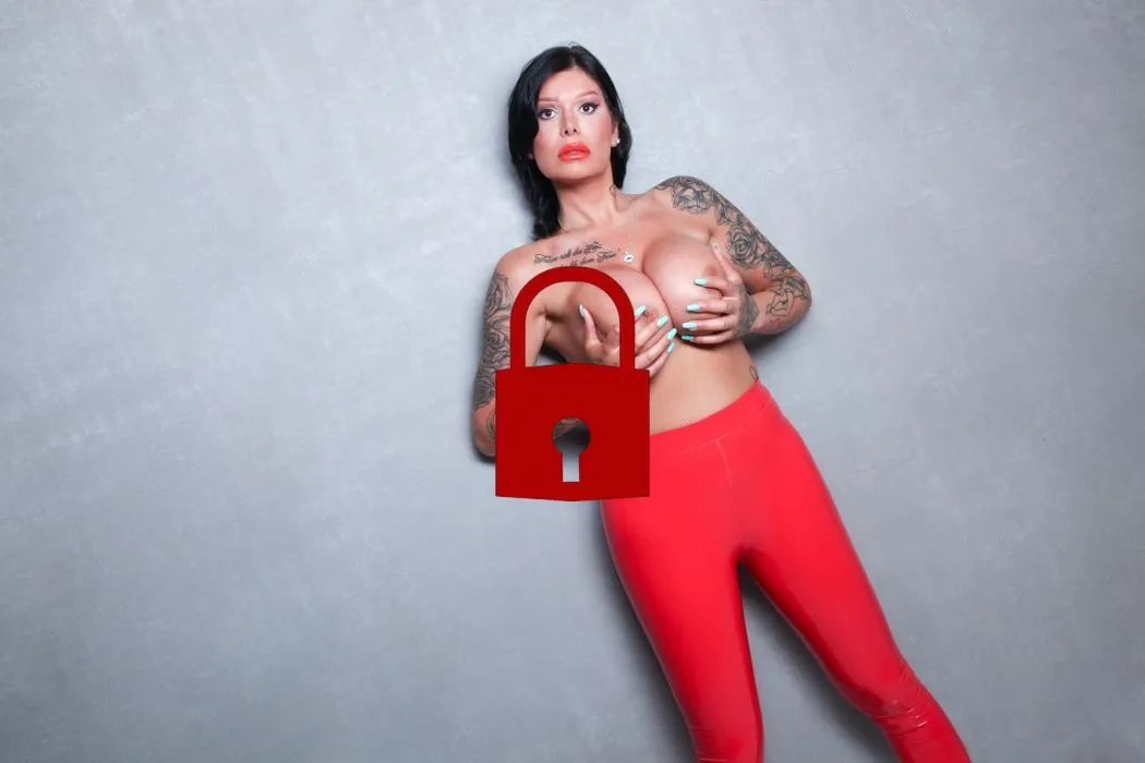 Er fickt mich und ich blase ihn ohne Gummi