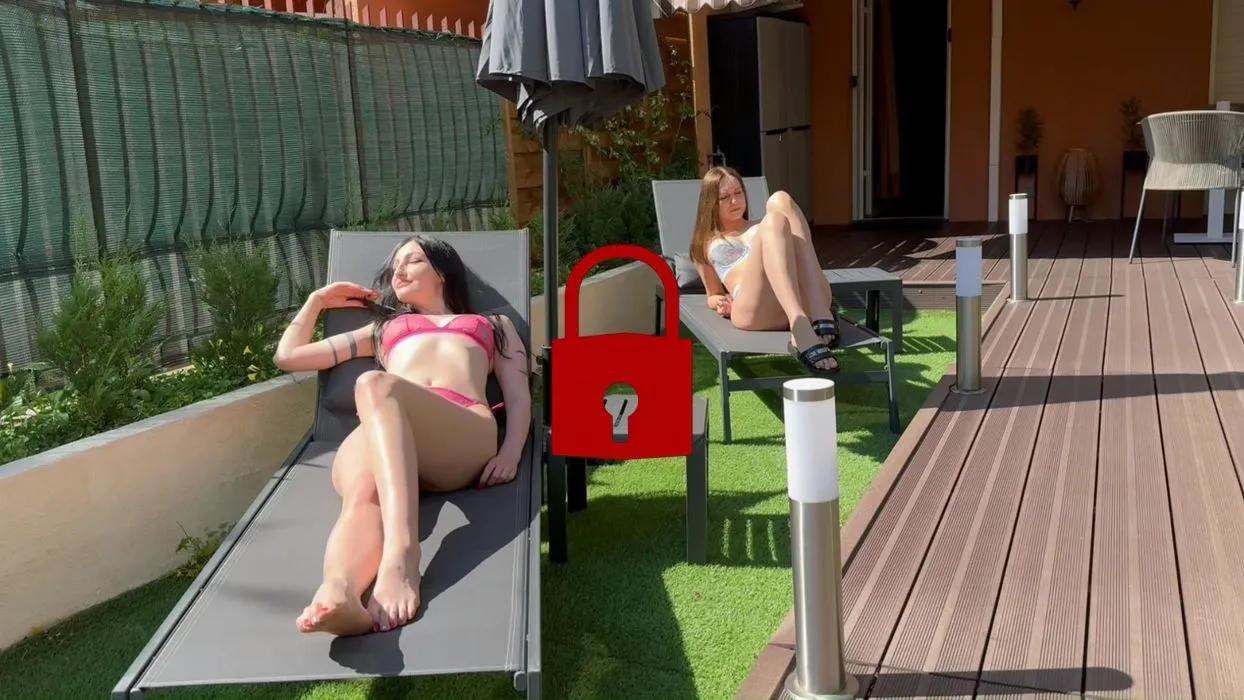 Orgasmus-Explosion im Strandurlaub! Meine Freundin leckt mich bis zum Höhepunkt!