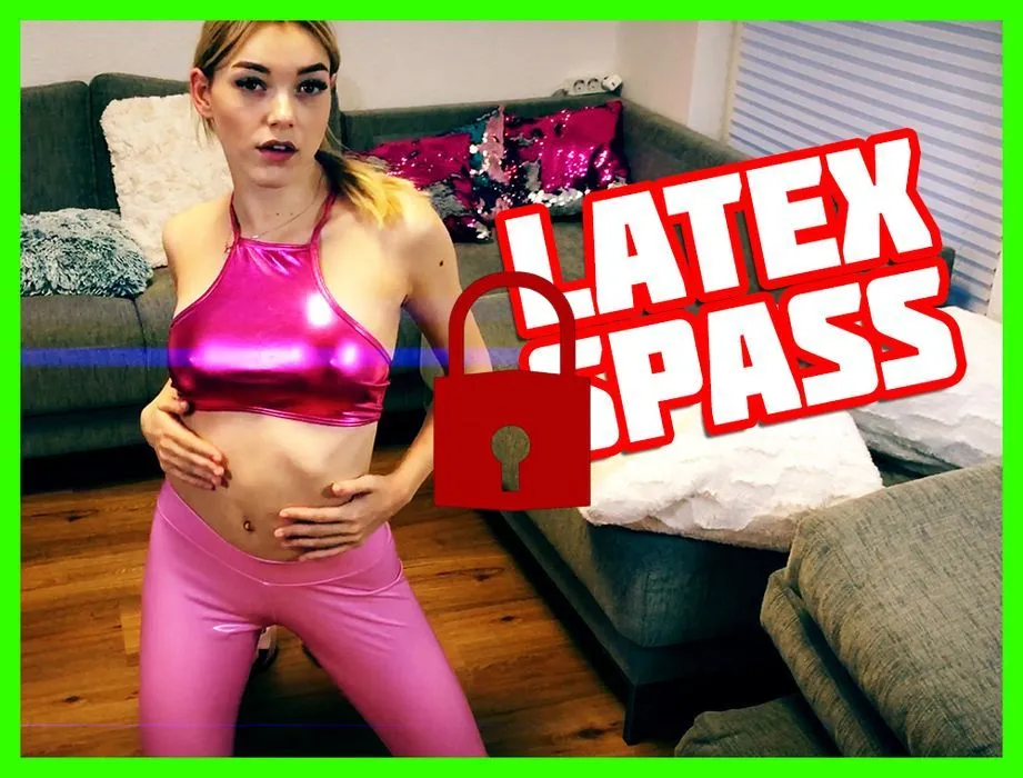 Girl in Latex gefickt & bespritzt | Anny Aurora
