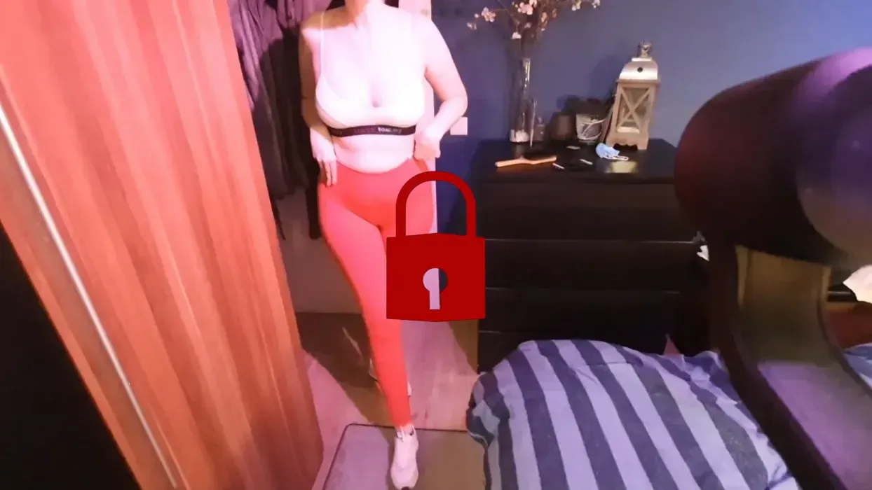 Stiefdaddy fickt mich vorm Personal Training