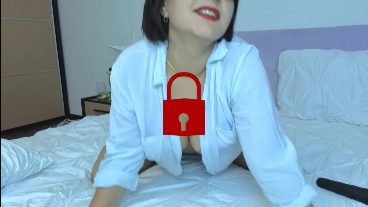 Heiße MILF, die es liebt, zu gefallen