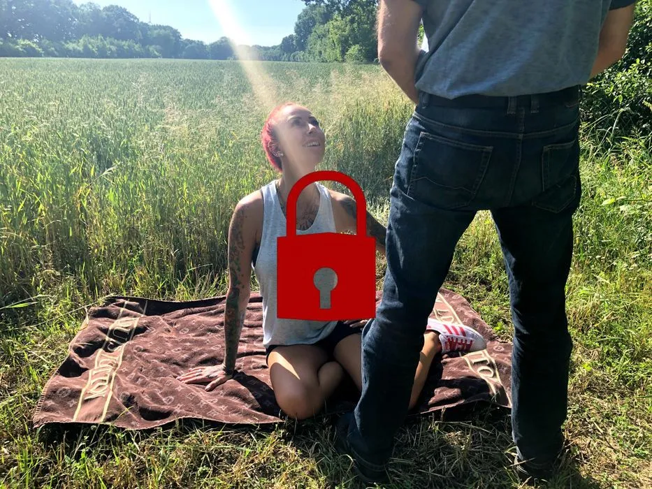 Fast erwischt ! Versaut geiler Outdoor ohne Gummi Fick !