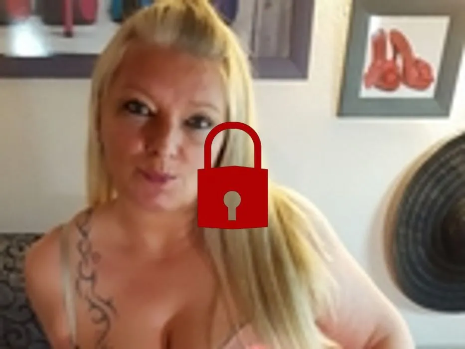 DirtyTinas letzter Dreh! Finale 2021! Versauter AO-Dreier mit Tina, mir und Conny Dachs! Teil 5