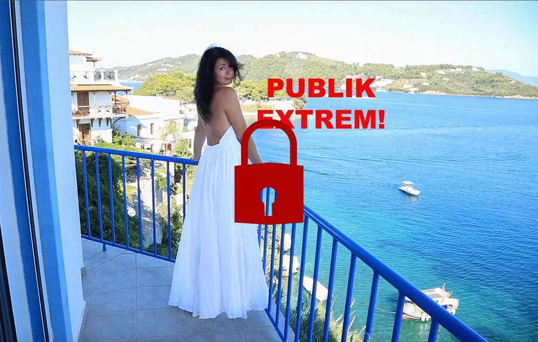 PUBLIK EXTREM! ARSCHGEFICKT AUF DER RESTAURANT TERRASSE