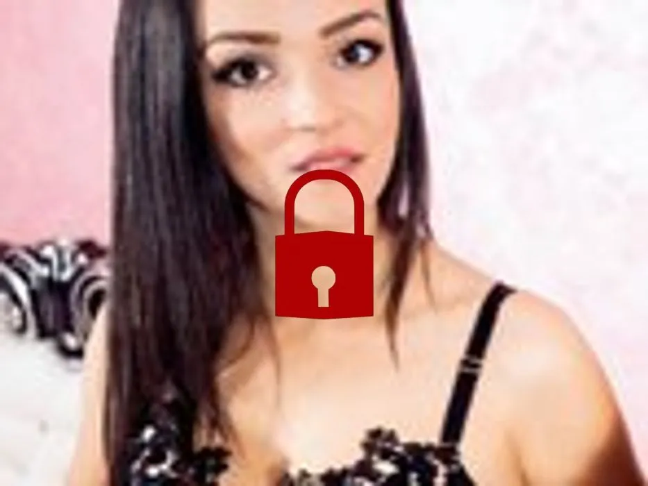 Heiße Brünette fickt ihre Muschi mit Dildo! ( ohne Sound )