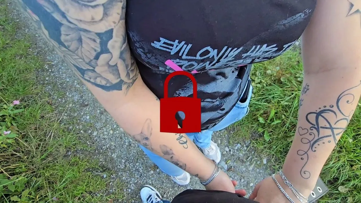 outdoor quicky fick seinen dreck abgelassen.mp4