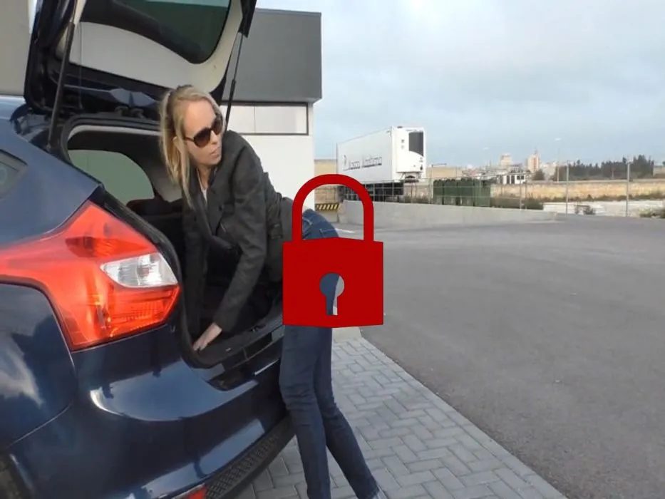 PISSFICK auf öffentlichem Parkplatz!!