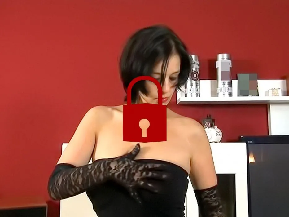 Riesenfotze in Nylons und Riesendildo