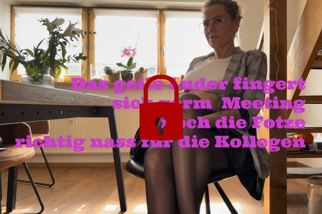 Geiles Luder fingert sich vorm Meeting noch die Fotze nass🔥