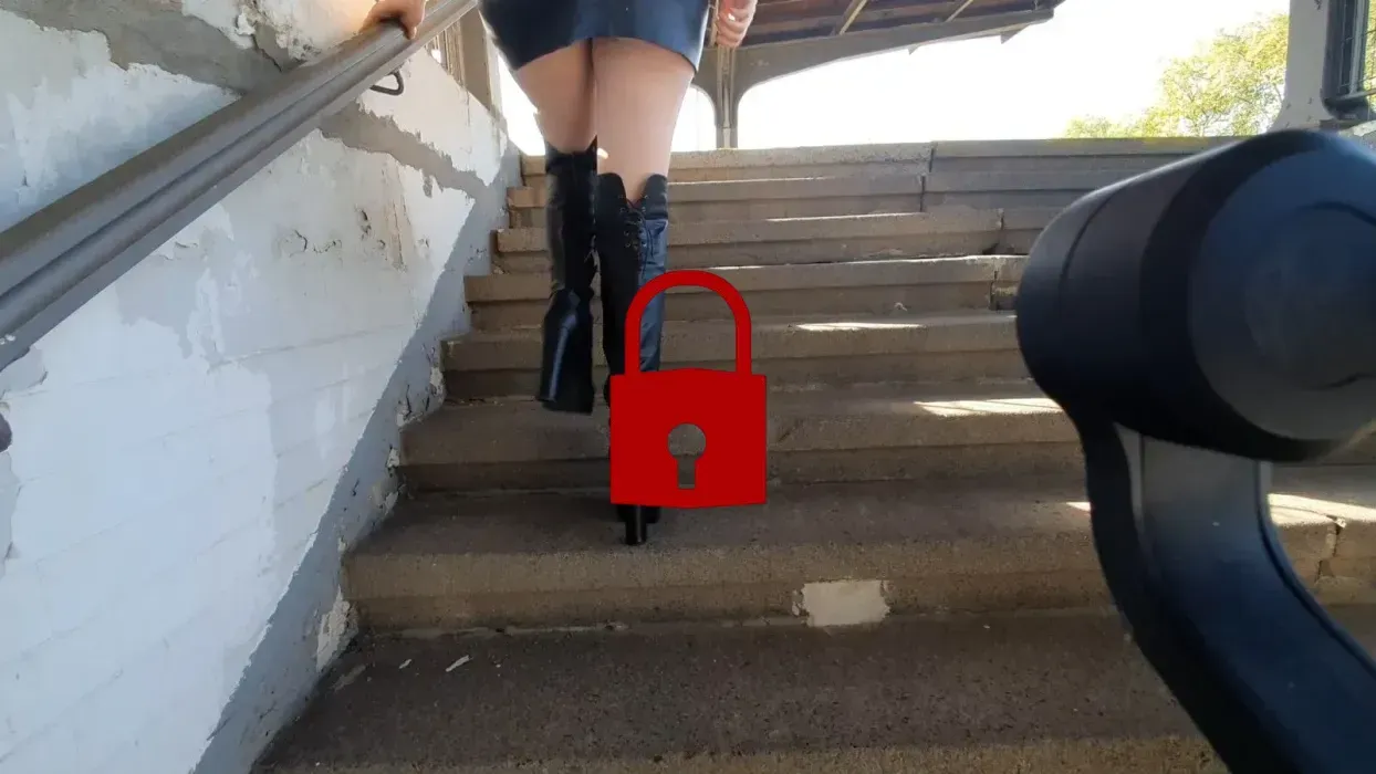 Fahrgast FickDate mitten am Bahnhof