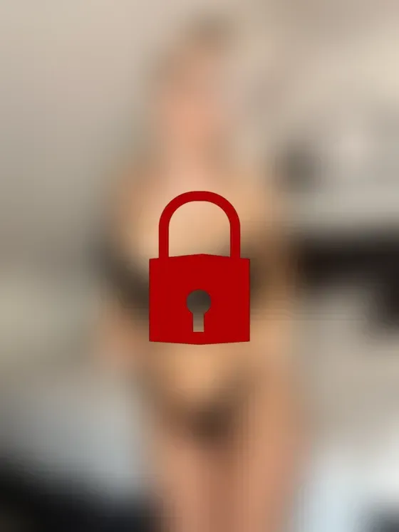 Ich liebe dieses Outfit! Magst du es mir mal ausziehen ? 